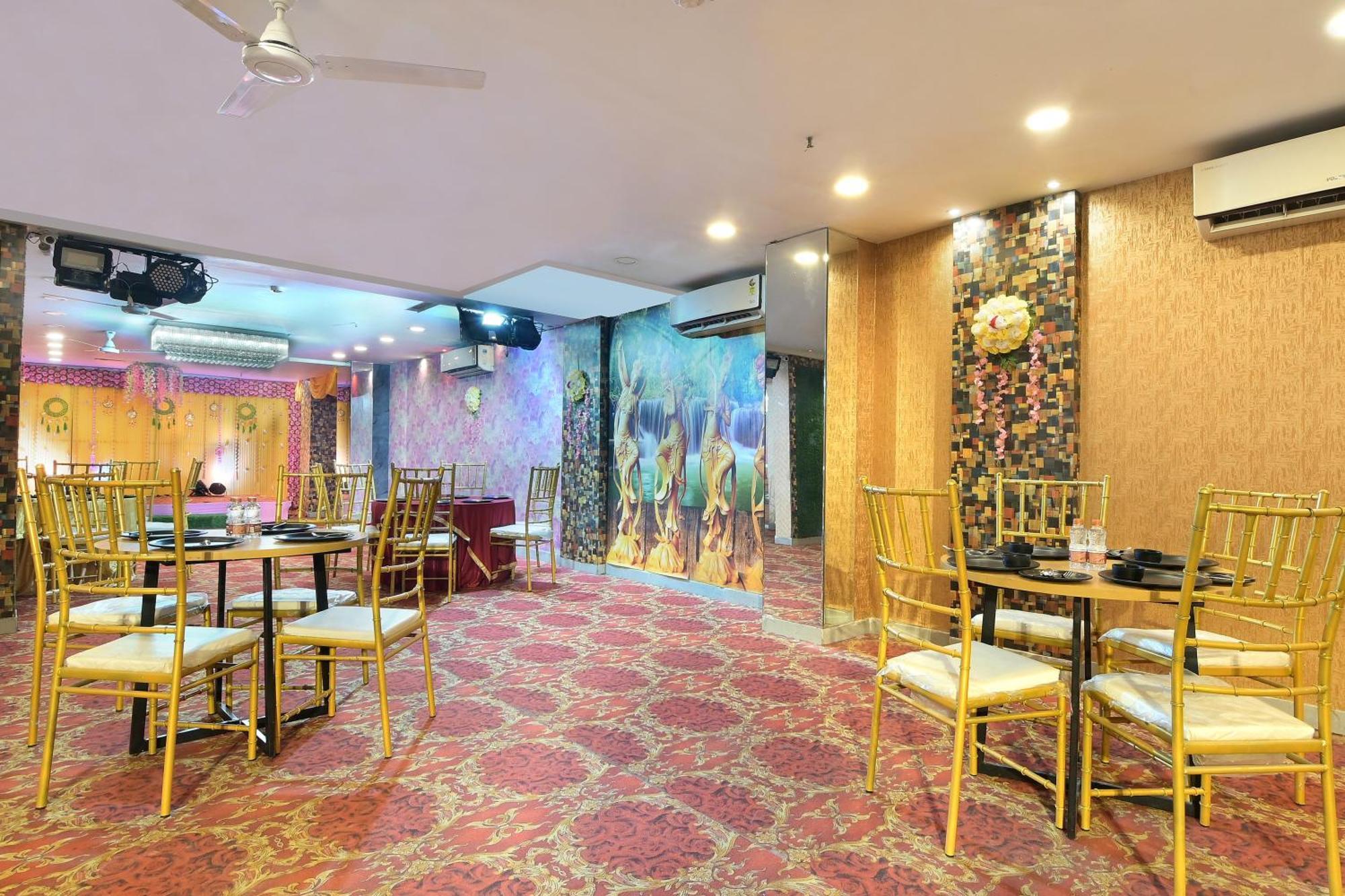 Hotel Red York By Byob Hotels Ноида Екстериор снимка