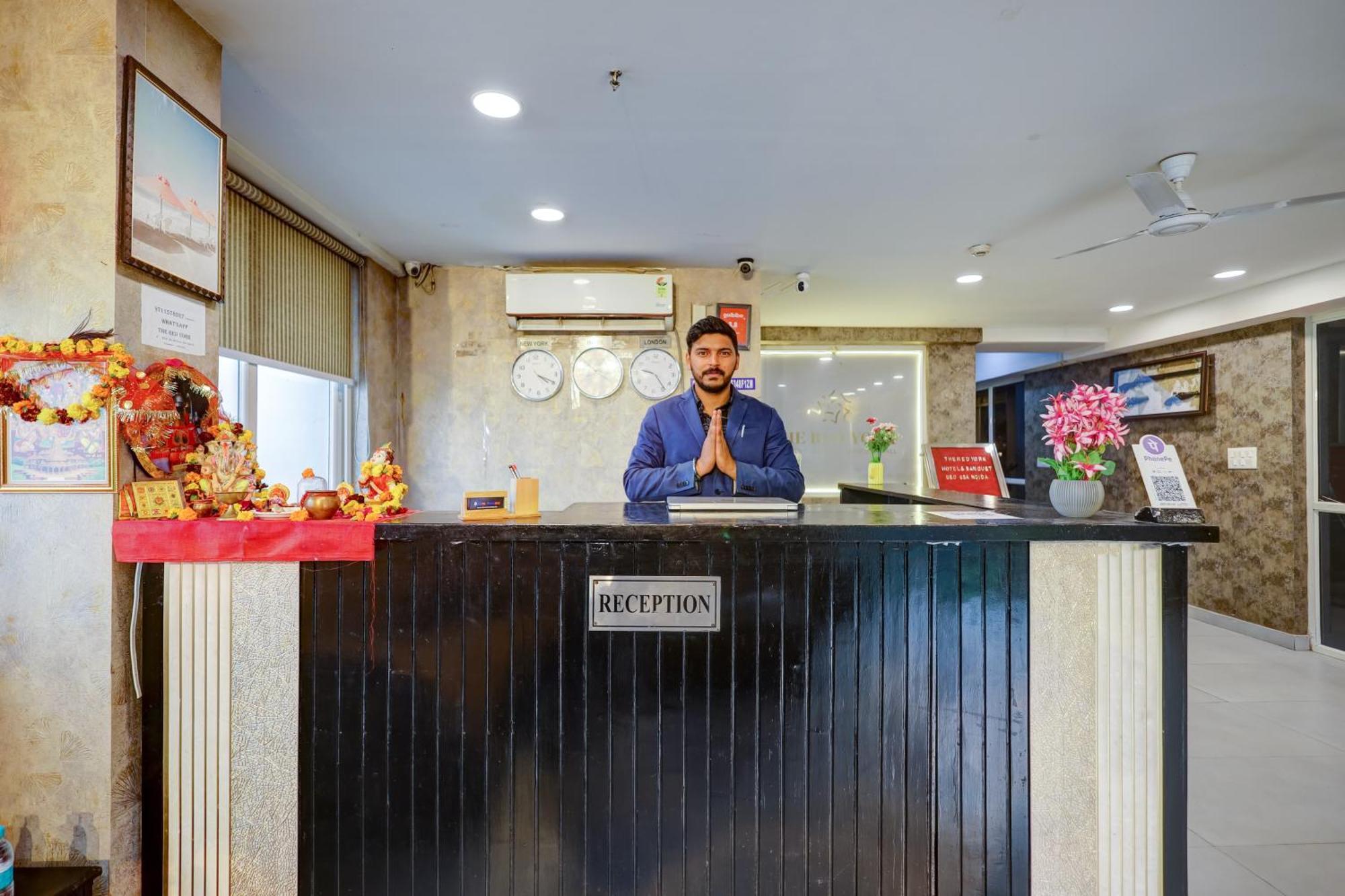 Hotel Red York By Byob Hotels Ноида Екстериор снимка